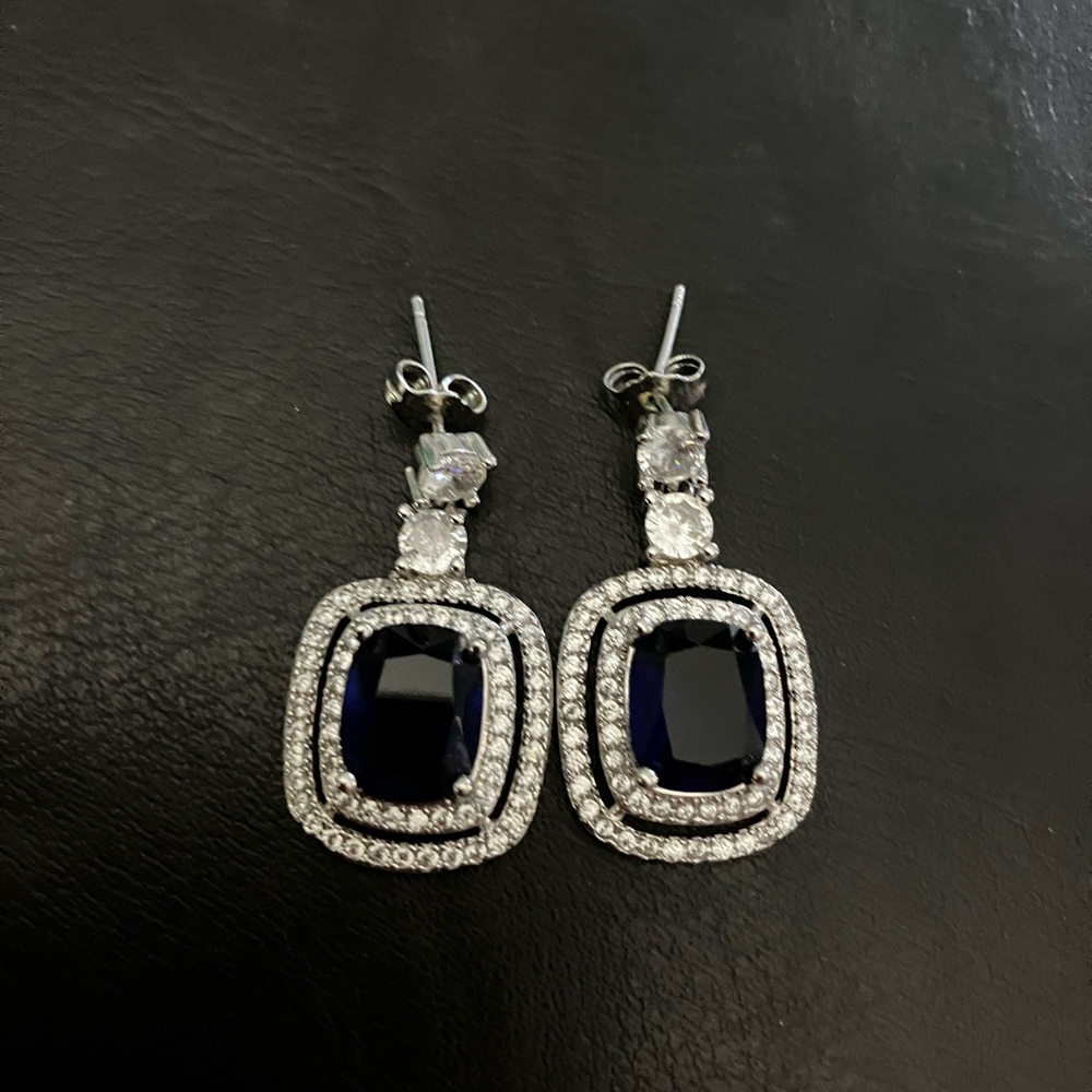 Wedding guest vibes,Silver and Blue vintage Drop Earrings. worn once